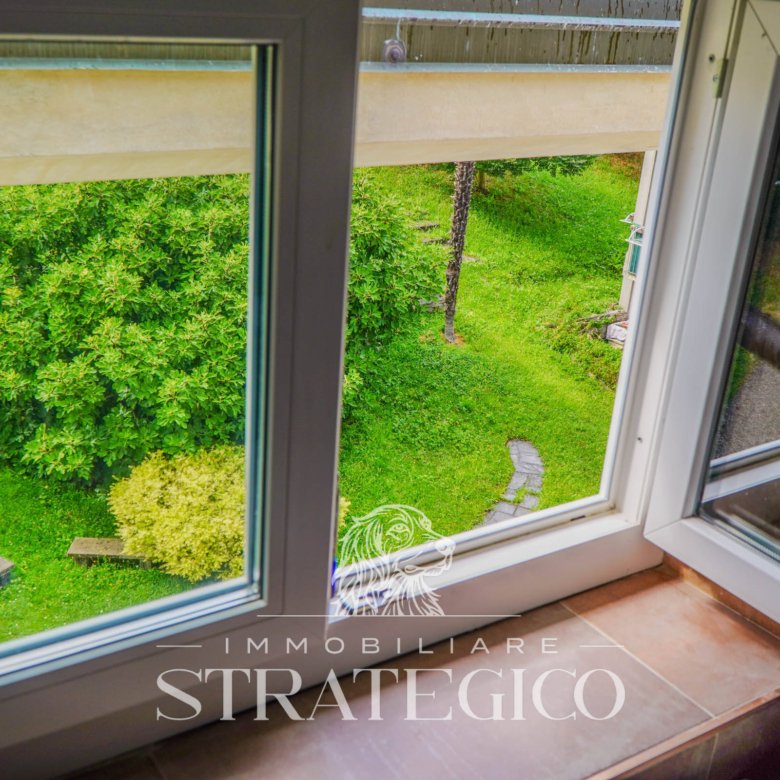 Pisano — Mansarda luminosa con terrazzo panoramico vista Lago Maggiore