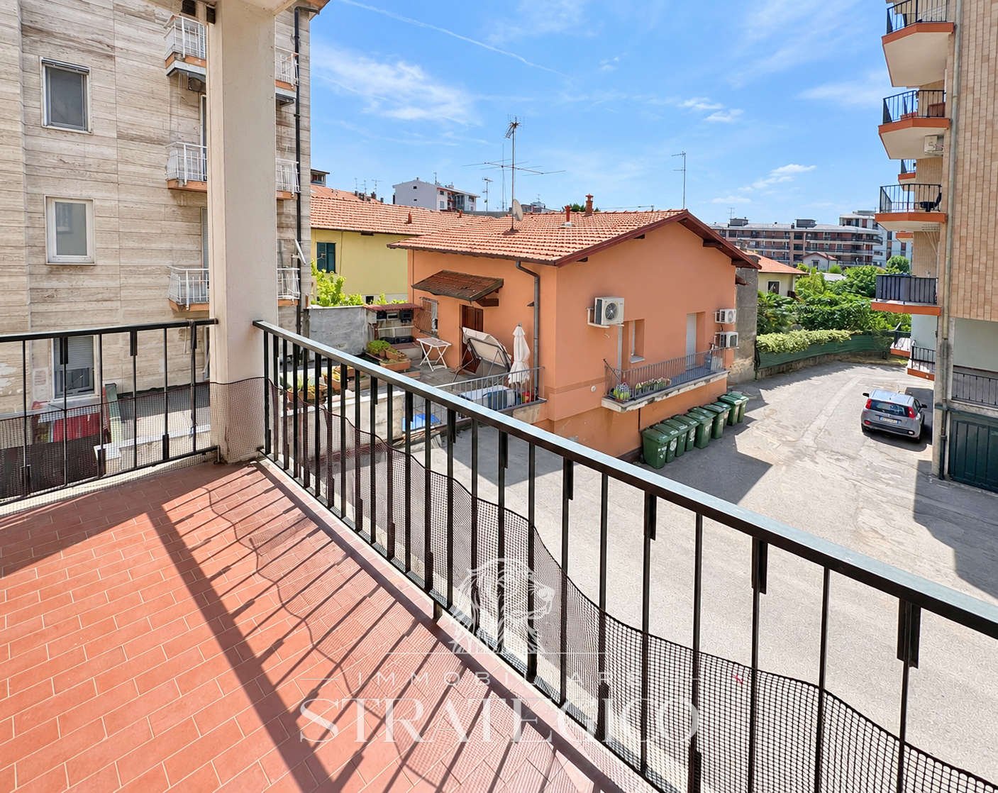 Arona — Trilocale con terrazza coperta in Via Vittorio Veneto