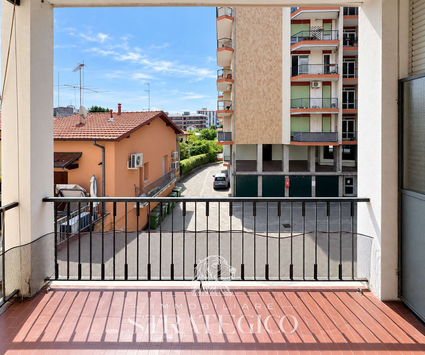 Arona — Trilocale con terrazza coperta in Via Vittorio Veneto