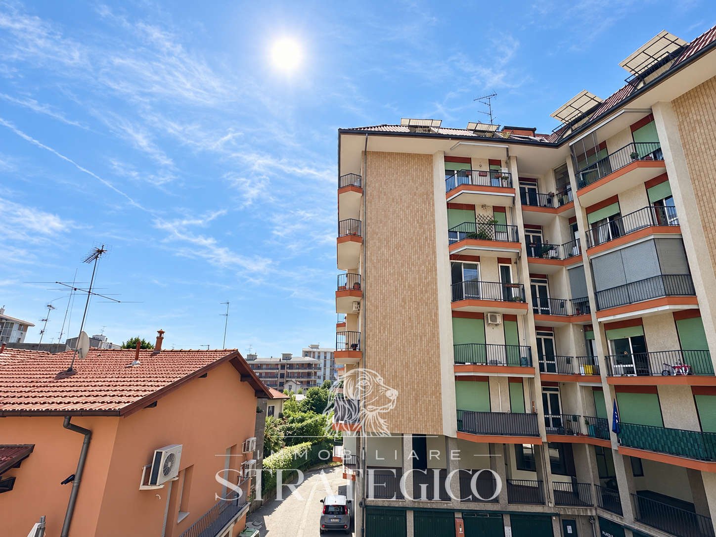 Arona — Trilocale con terrazza coperta in Via Vittorio Veneto