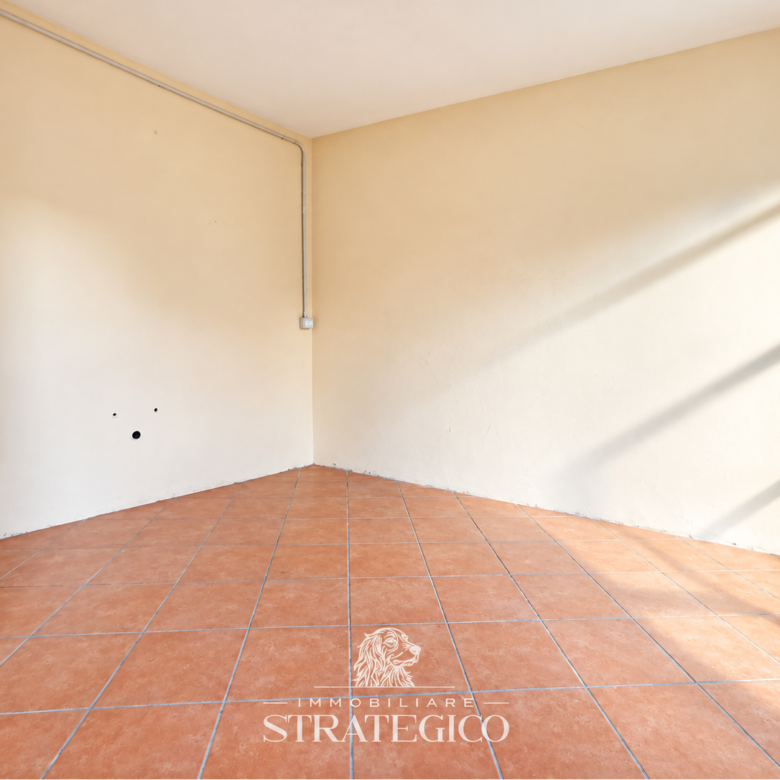 Brovello-Carpugnino: casa indipendente con cortile e balconi