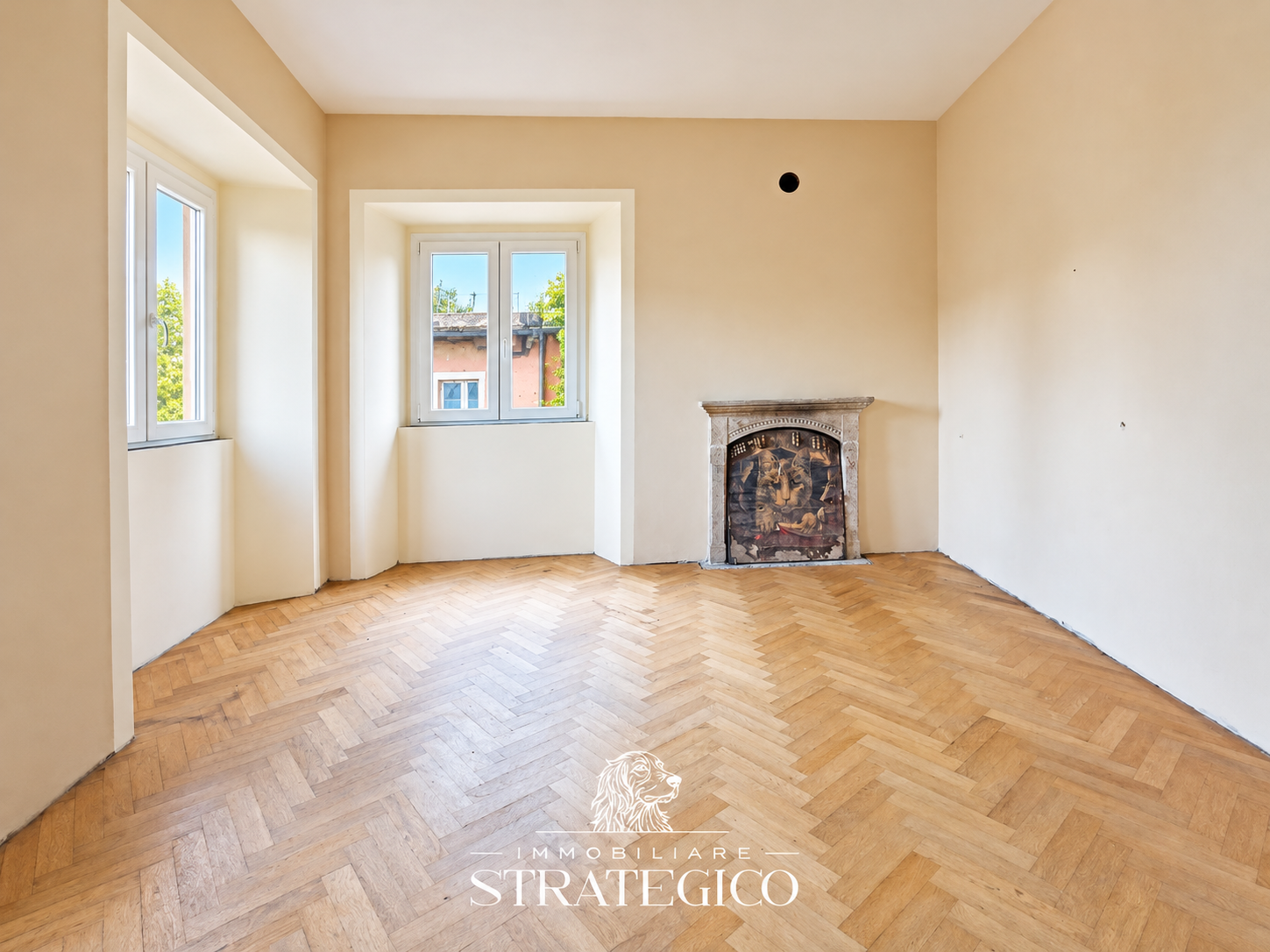 Brovello-Carpugnino: casa indipendente con cortile e balconi