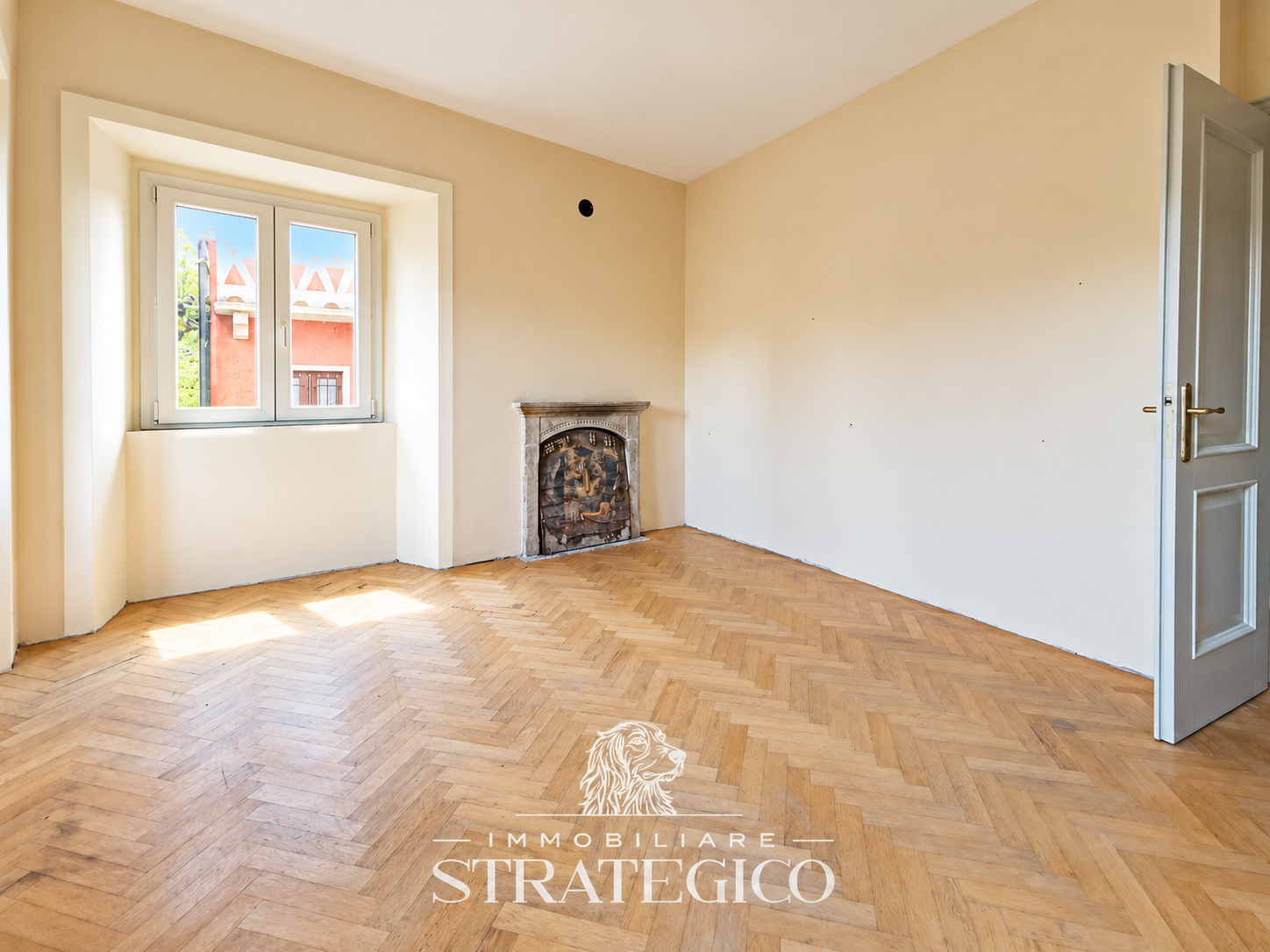 Brovello-Carpugnino: casa indipendente con cortile e balconi