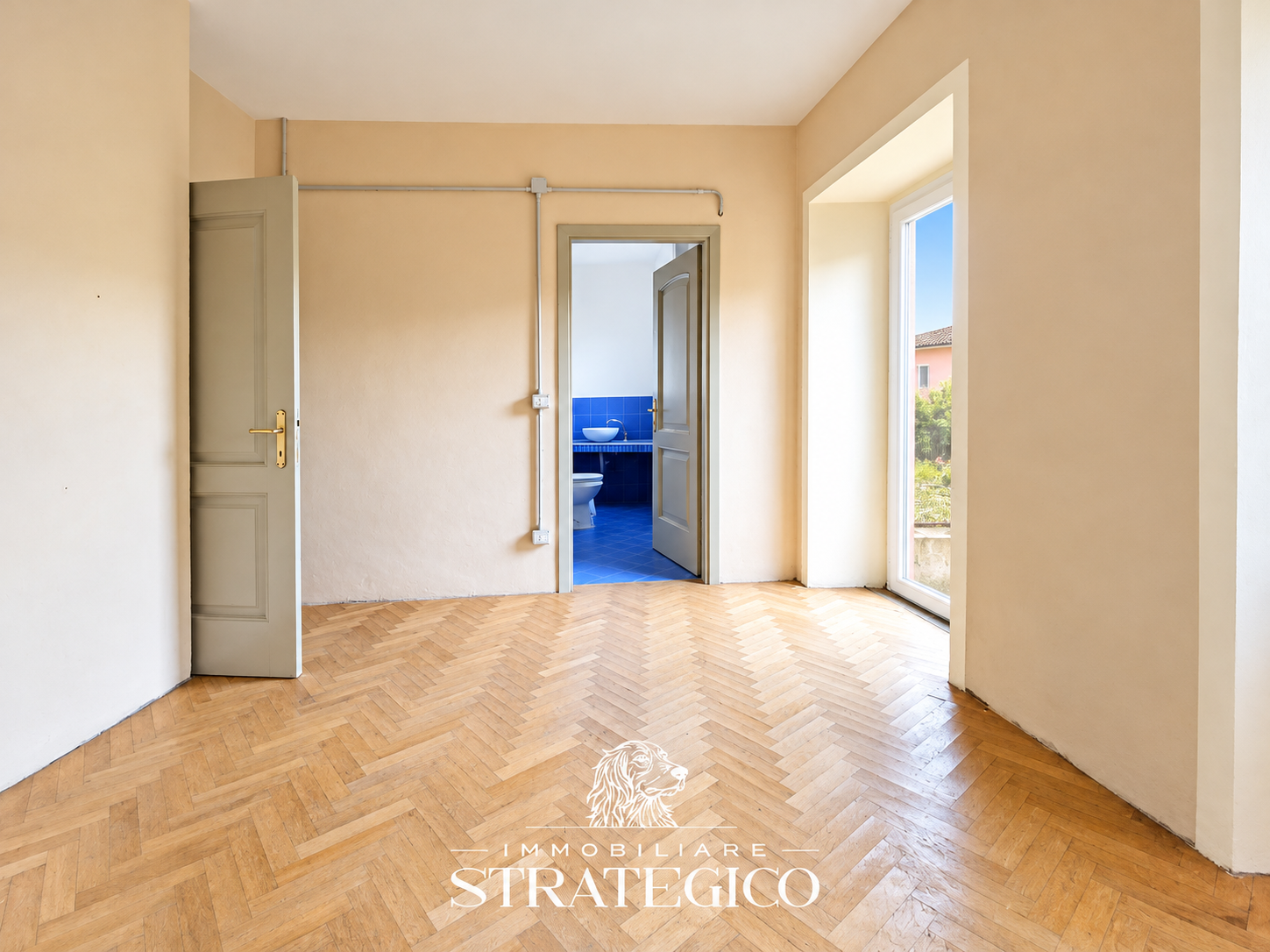 Brovello-Carpugnino: casa indipendente con cortile e balconi