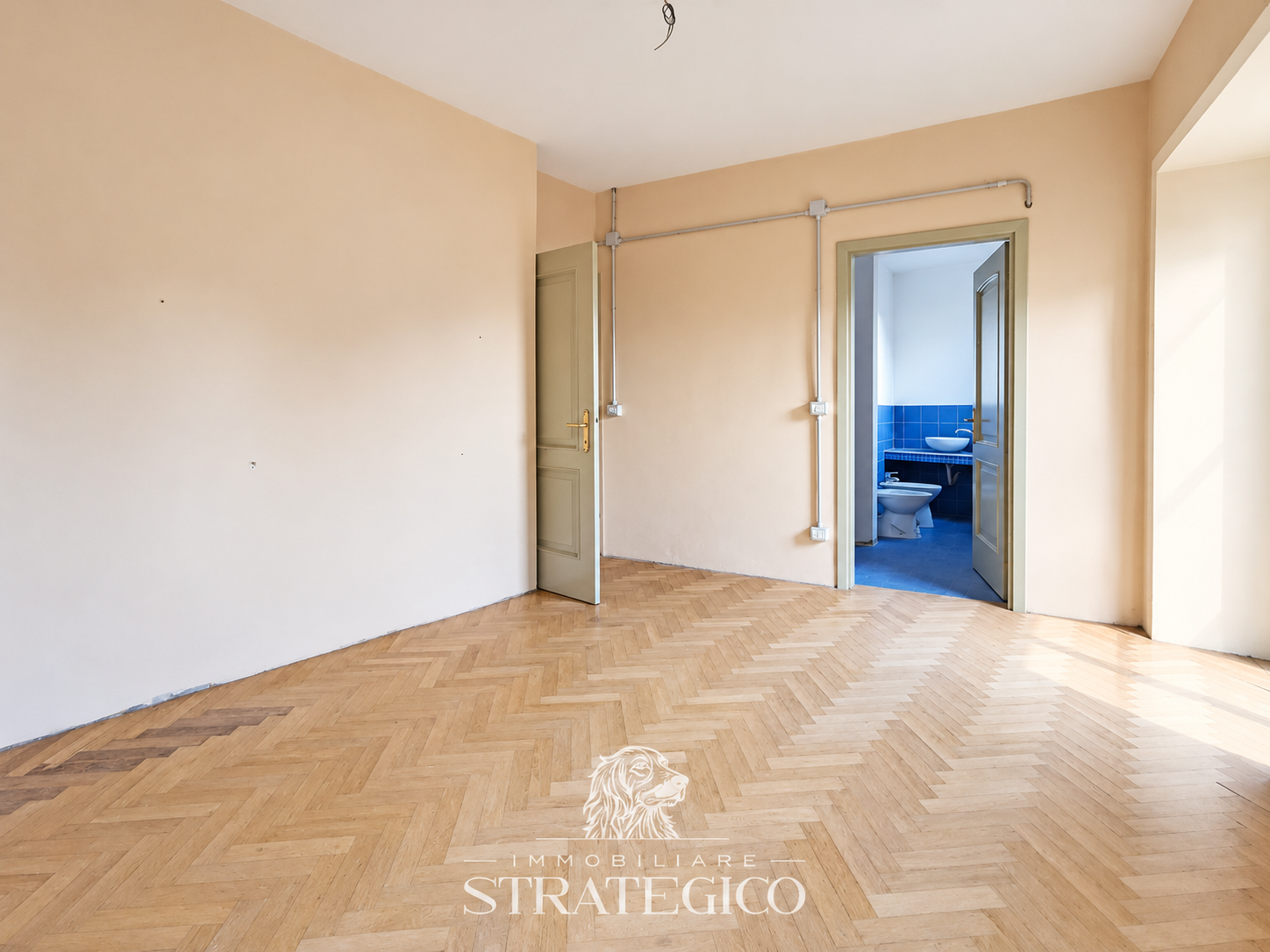 Brovello-Carpugnino: casa indipendente con cortile e balconi