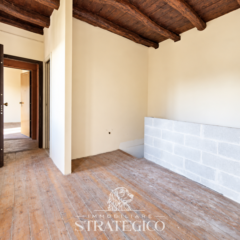 Brovello-Carpugnino: casa indipendente con cortile e balconi