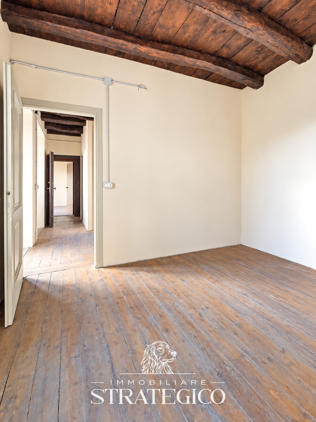 Brovello-Carpugnino: casa indipendente con cortile e balconi