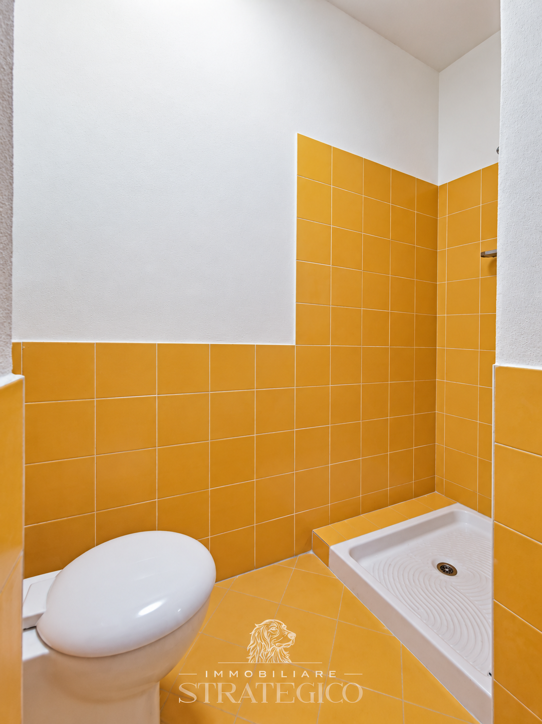 Brovello-Carpugnino: casa indipendente con cortile e balconi