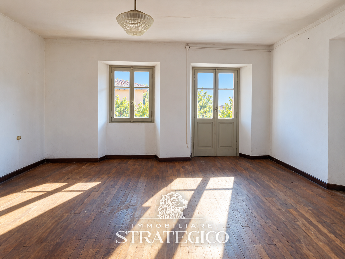 Brovello-Carpugnino: bilocale da ristrutturare con balcone e box