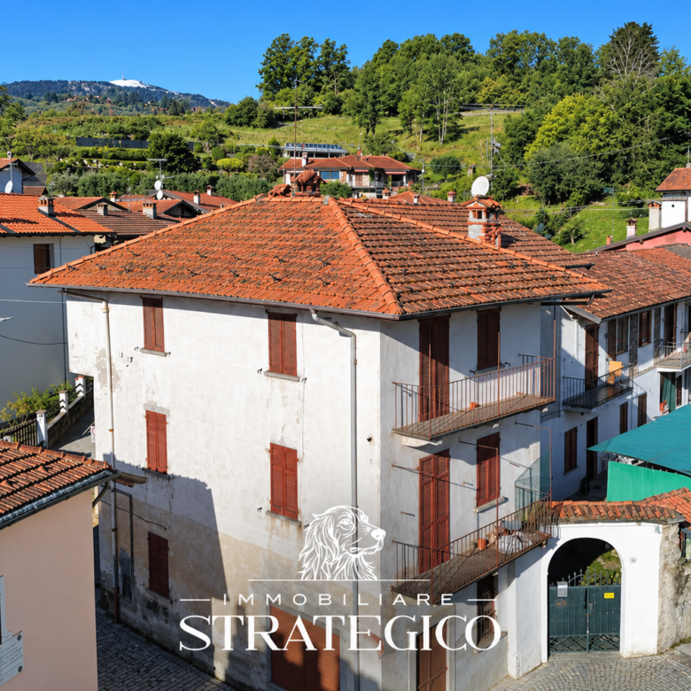 Brovello-Carpugnino: bilocale da ristrutturare con balcone e box