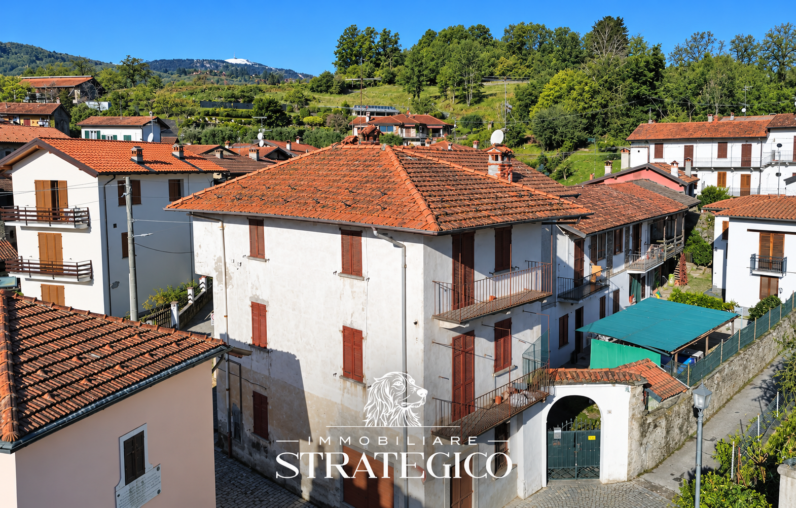Brovello-Carpugnino: bilocale da ristrutturare con balcone e box