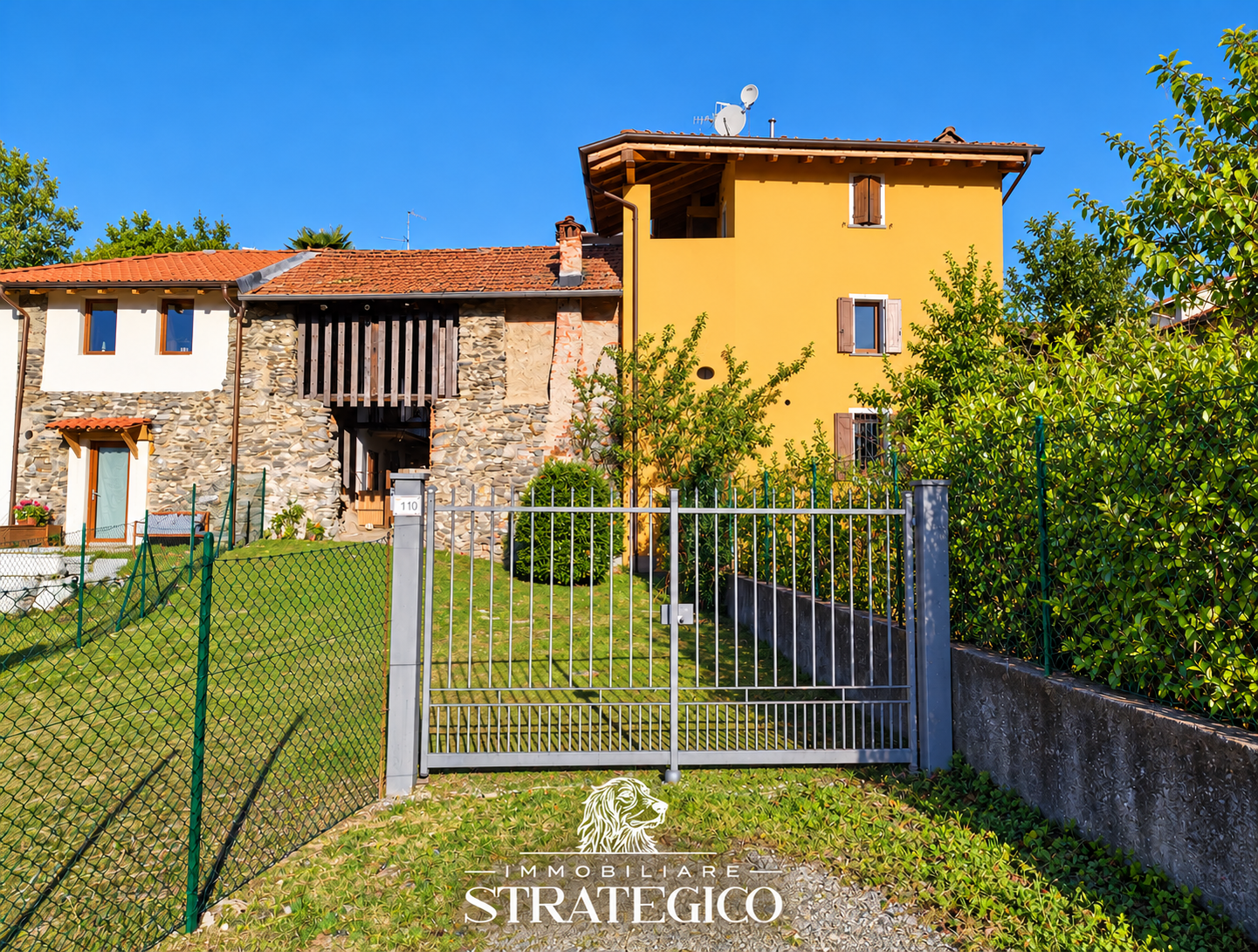 Brovello-Carpugnino: casa con giardino e balcone in Via Fontana