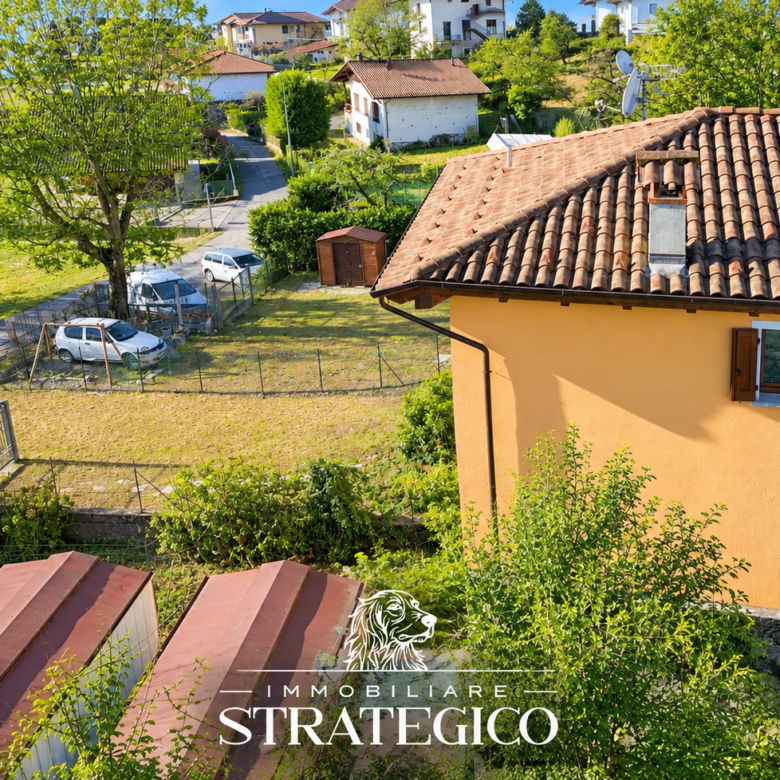 Brovello-Carpugnino: casa con giardino e balcone in Via Fontana