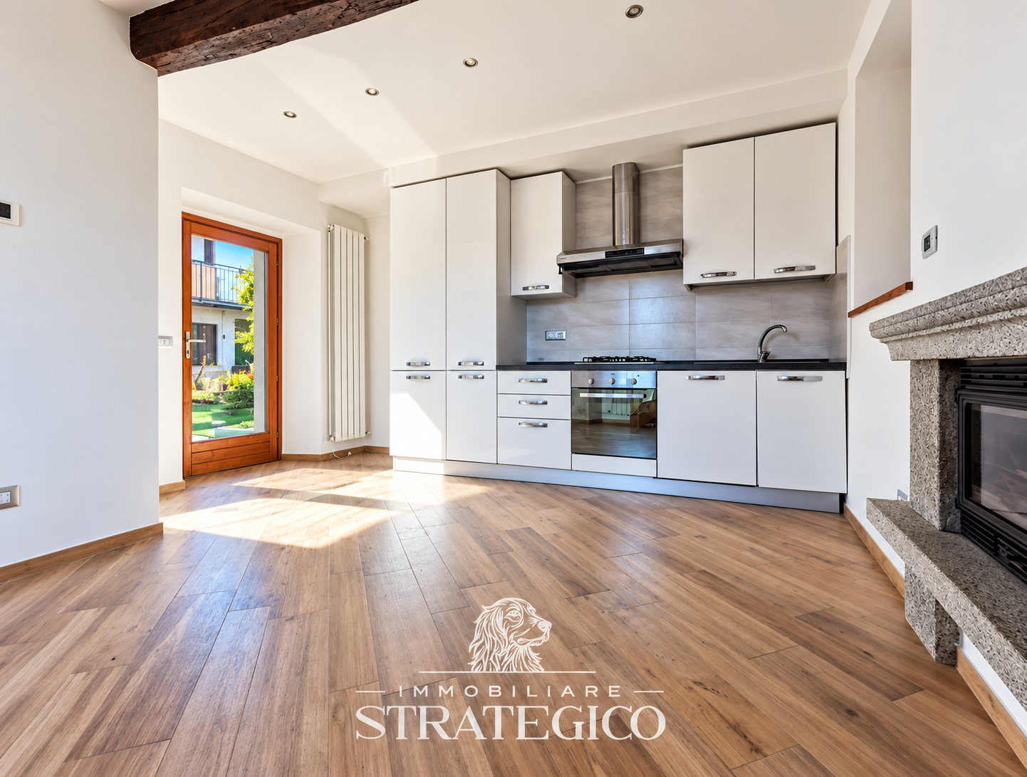 Brovello-Carpugnino: casa con giardino e balcone in Via Fontana