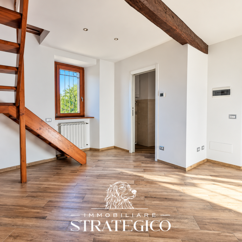 Brovello-Carpugnino: casa con giardino e balcone in Via Fontana
