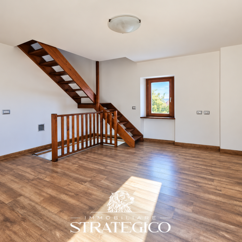 Brovello-Carpugnino: casa con giardino e balcone in Via Fontana