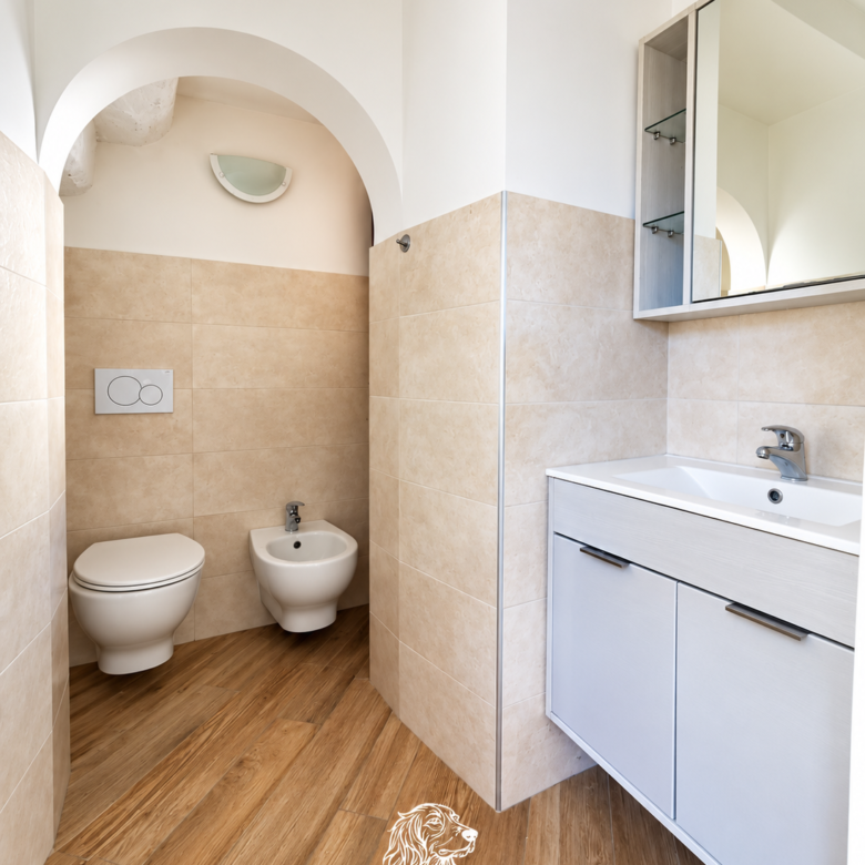 Brovello-Carpugnino: casa con giardino e balcone in Via Fontana