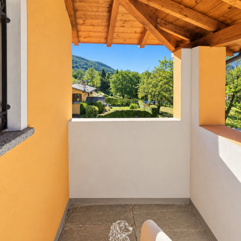 Brovello-Carpugnino: casa con giardino e balcone in Via Fontana