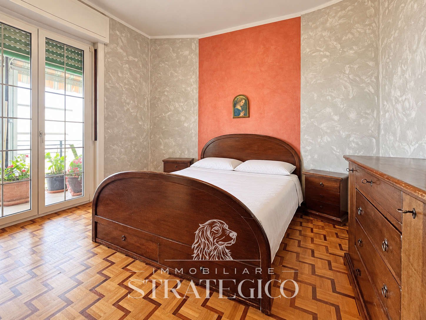 Camera matrimoniale con pavimento in parquet – Fosseno, Nebbiuno