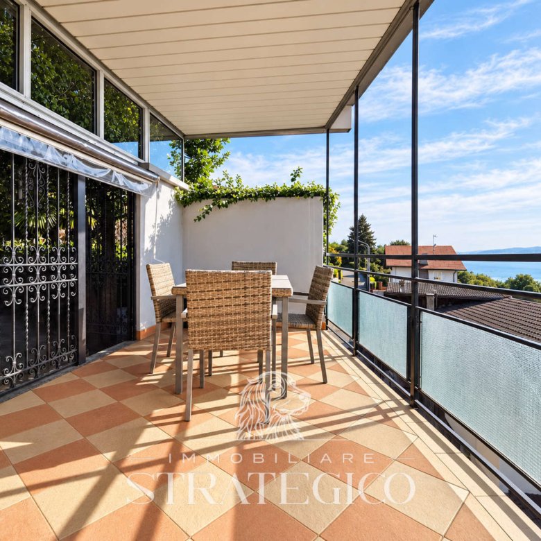 Seconda vista del balcone coperto – Fosseno, Nebbiuno