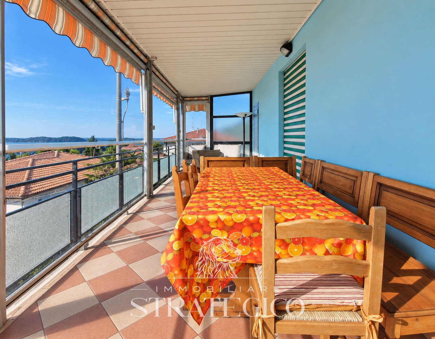 Zona pranzo della terrazza coperta – Fosseno, Nebbiuno