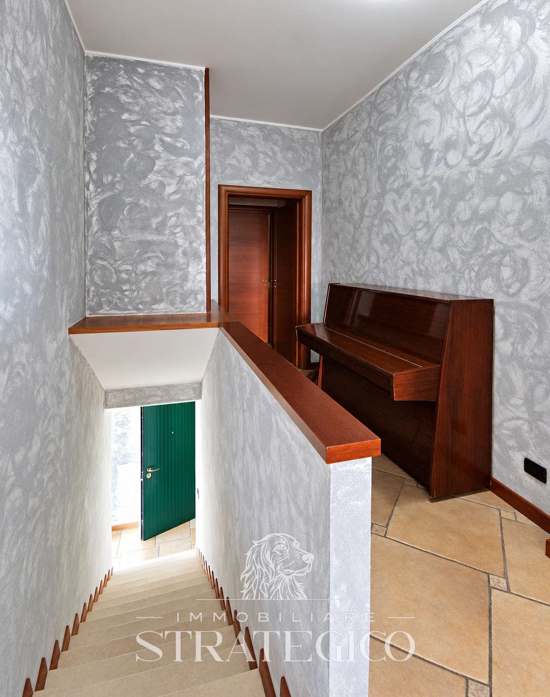 Ingresso e scala interna – Fosseno, Nebbiuno