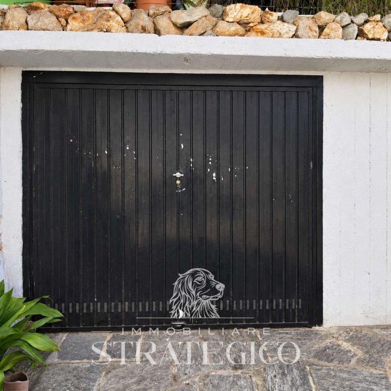 Ingresso del garage singolo – Fosseno, Nebbiuno